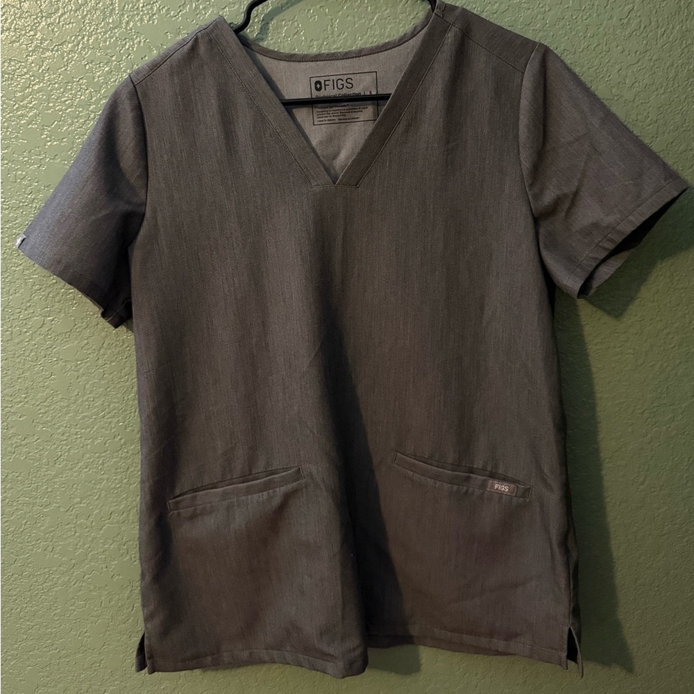 FIGS Scrub Top Size Small Graphite Gray V-Neck